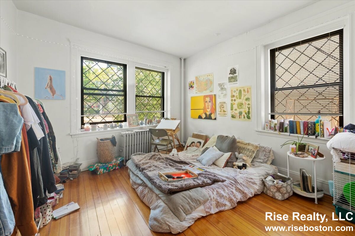 1462 Commonwealth Ave, Brighton