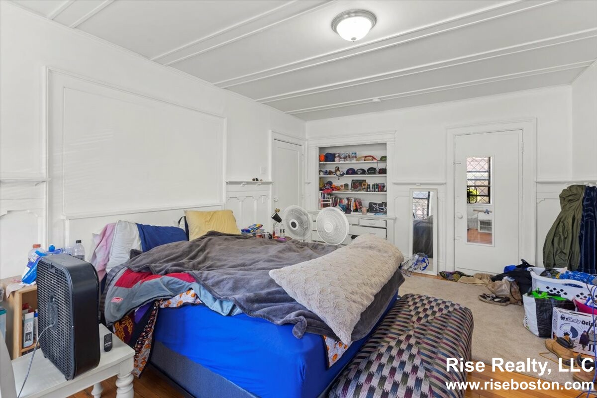 1462 Commonwealth Ave, Brighton