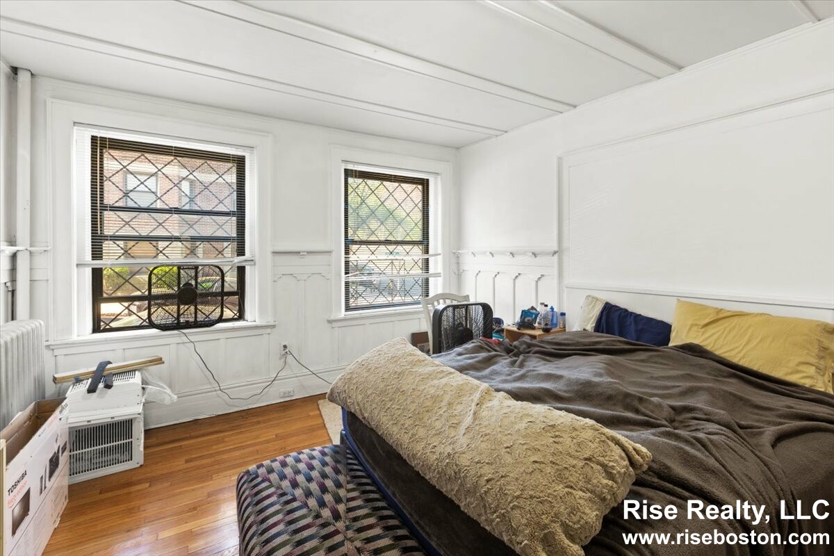 1462 Commonwealth Ave, Brighton