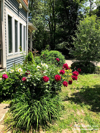 74 Georgia St, Roxbury