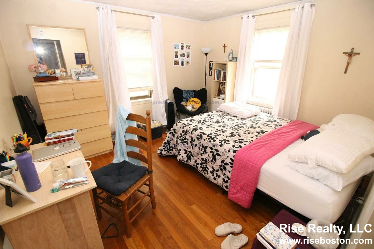 3 bed, 1 bath apartment for rent at 26 Radnor Rd Unit 1, Brighton — photo 9 of 14
