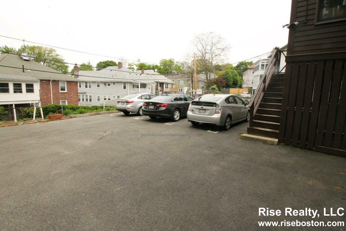 3 bed, 1 bath apartment for rent at 26 Radnor Rd Unit 1, Brighton — photo 13 of 14