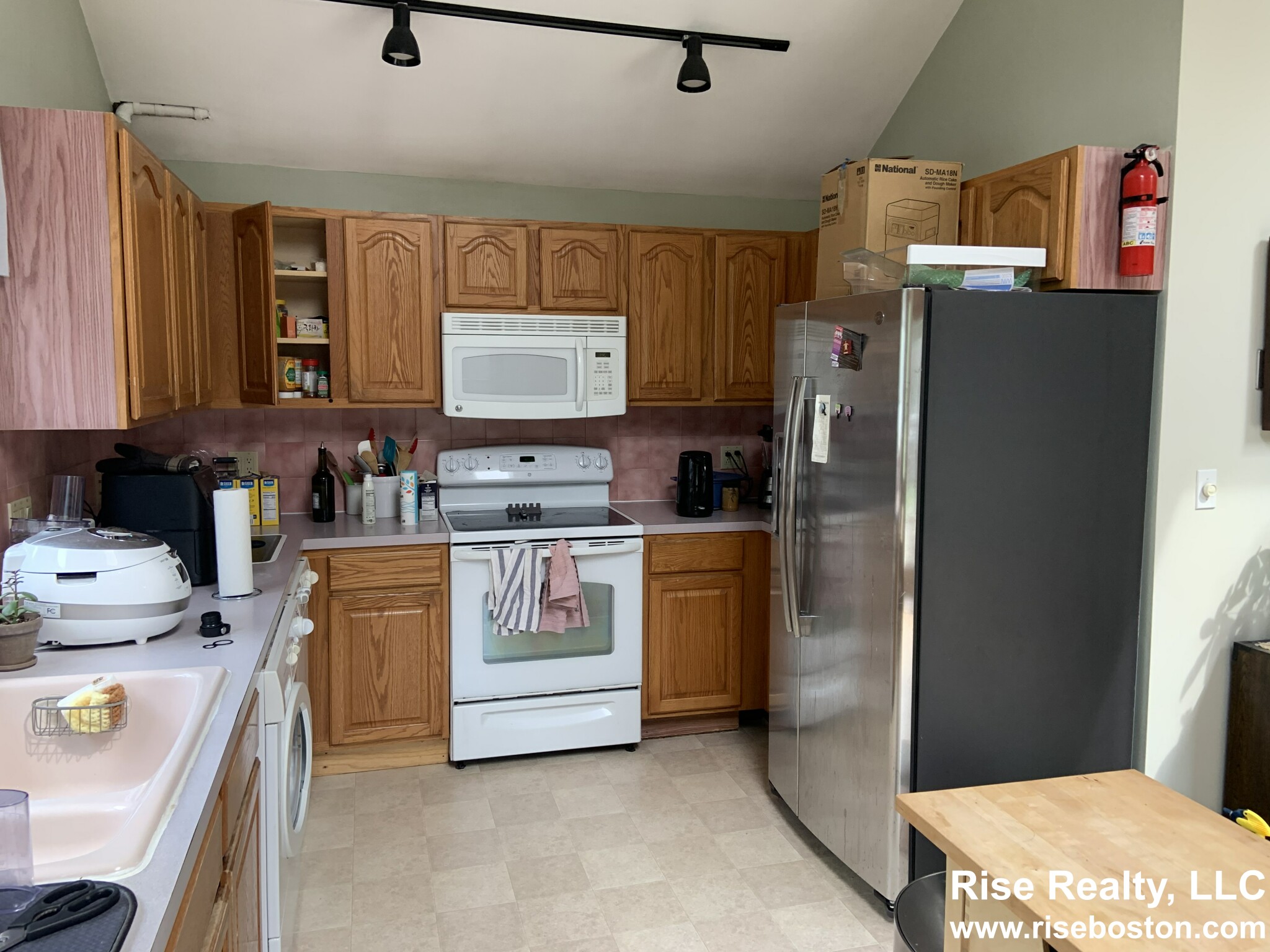 2 bed, 2 bath apartment for rent at 263 North Harvard St Unit Rear, Allston — photo 7 of 18