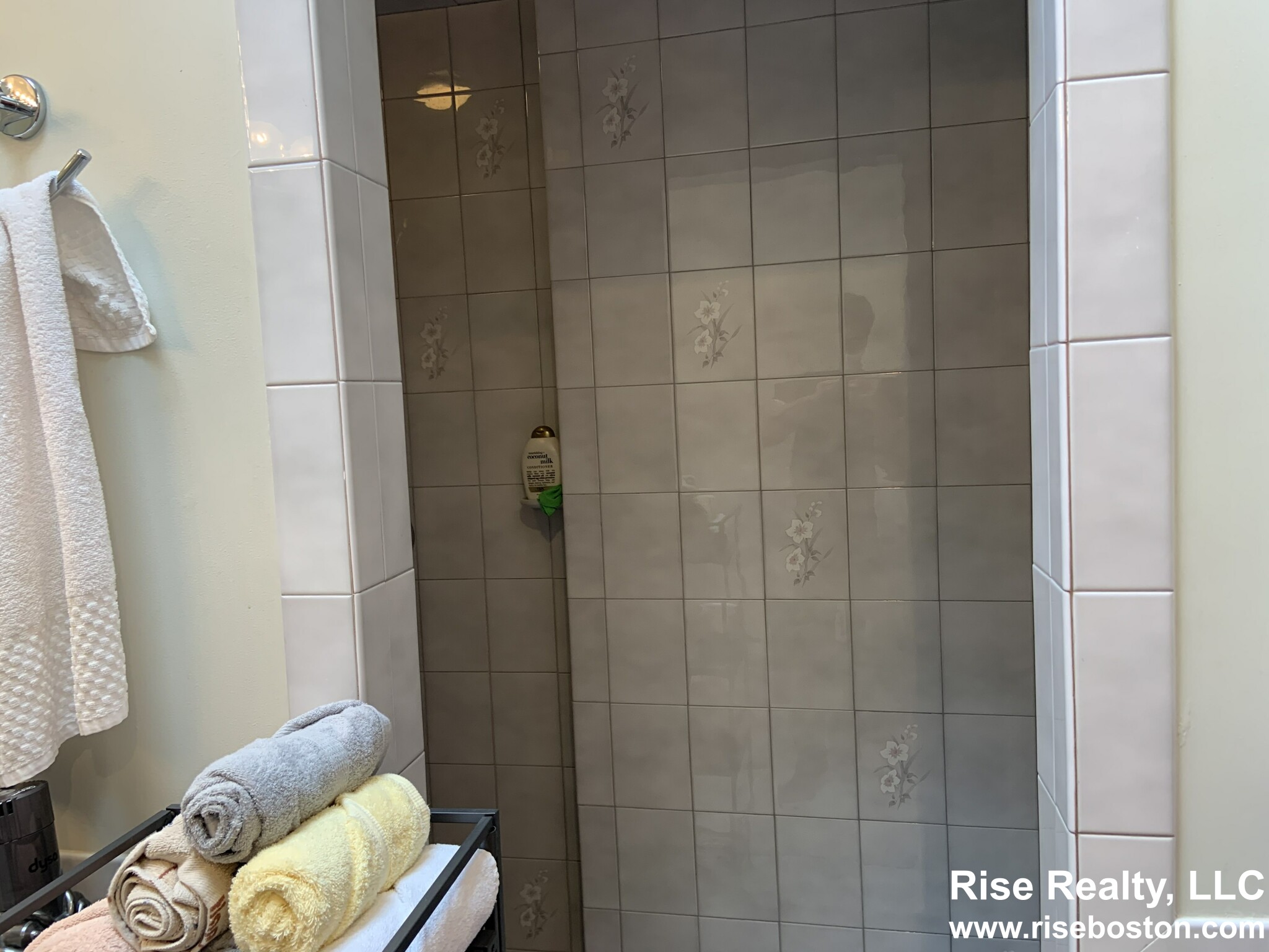 2 bed, 2 bath apartment for rent at 263 North Harvard St Unit Rear, Allston — photo 3 of 18
