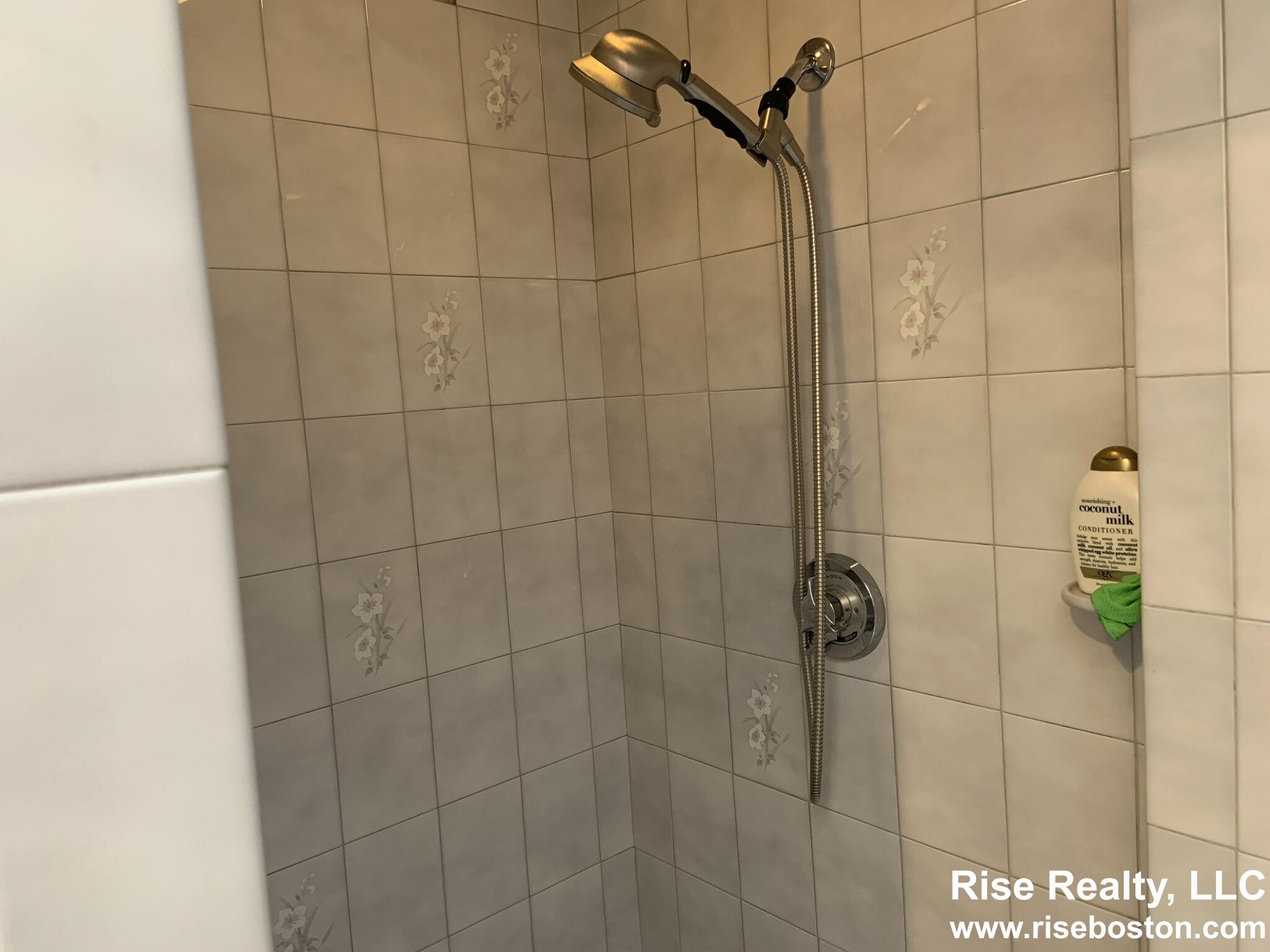 2 bed, 2 bath apartment for rent at 263 North Harvard St Unit Rear, Allston — photo 4 of 18
