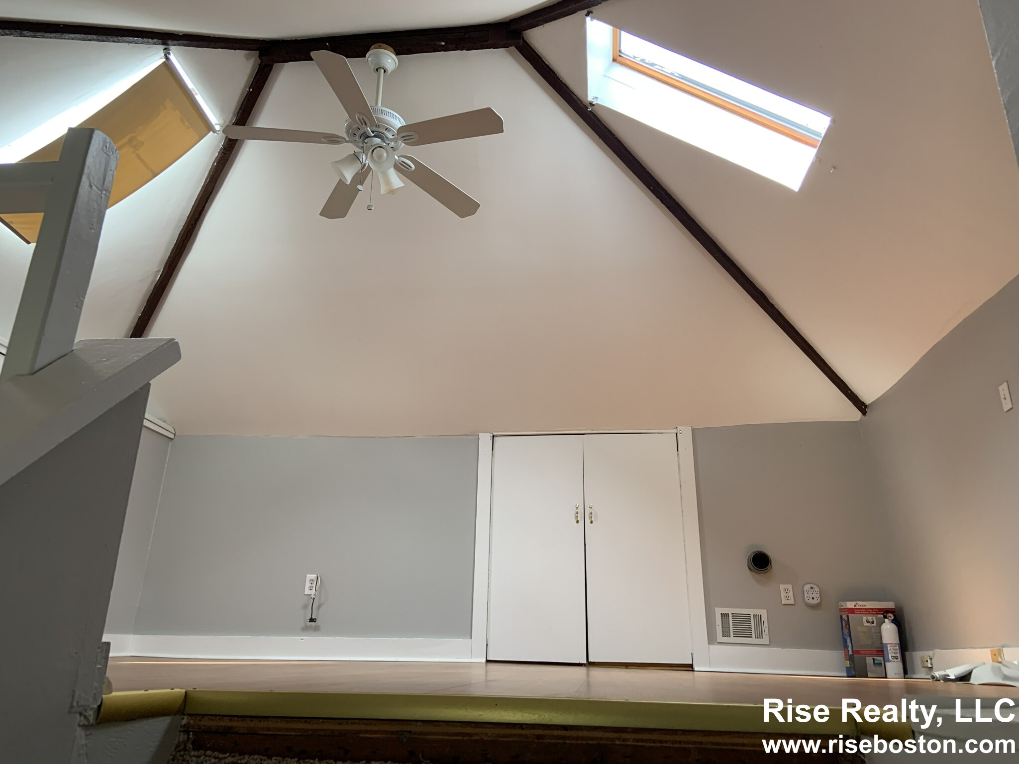 3 bed, 1 bath apartment for rent at 18 Raymond Unit 2, Allston — photo 9 of 10