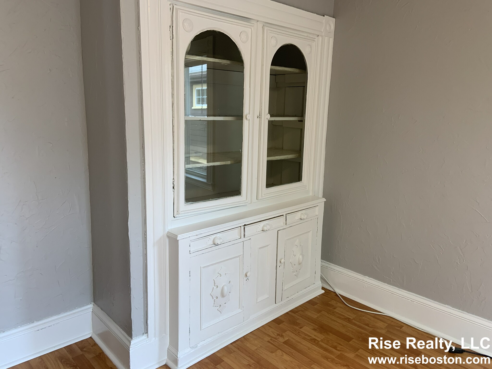 3 bed, 1 bath apartment for rent at 18 Raymond Unit 2, Allston — photo 6 of 10