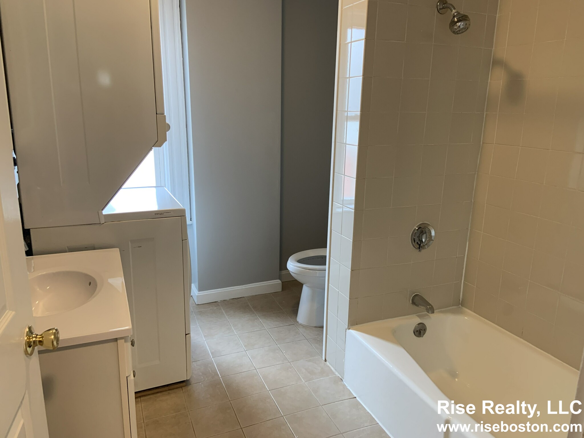 3 bed, 1 bath apartment for rent at 18 Raymond Unit 2, Allston — photo 7 of 10