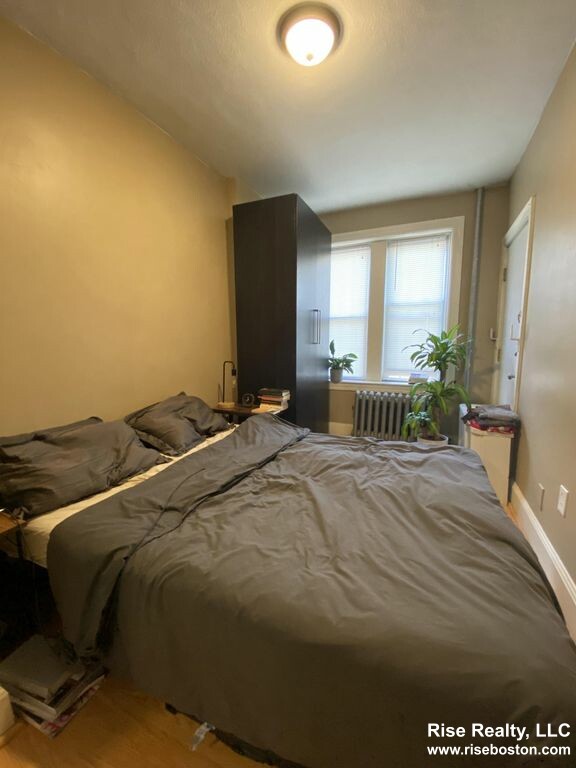1 bed, 1 bath apartment for rent at 56 Park Vale Ave Unit 4, Allston — photo 3 of 4