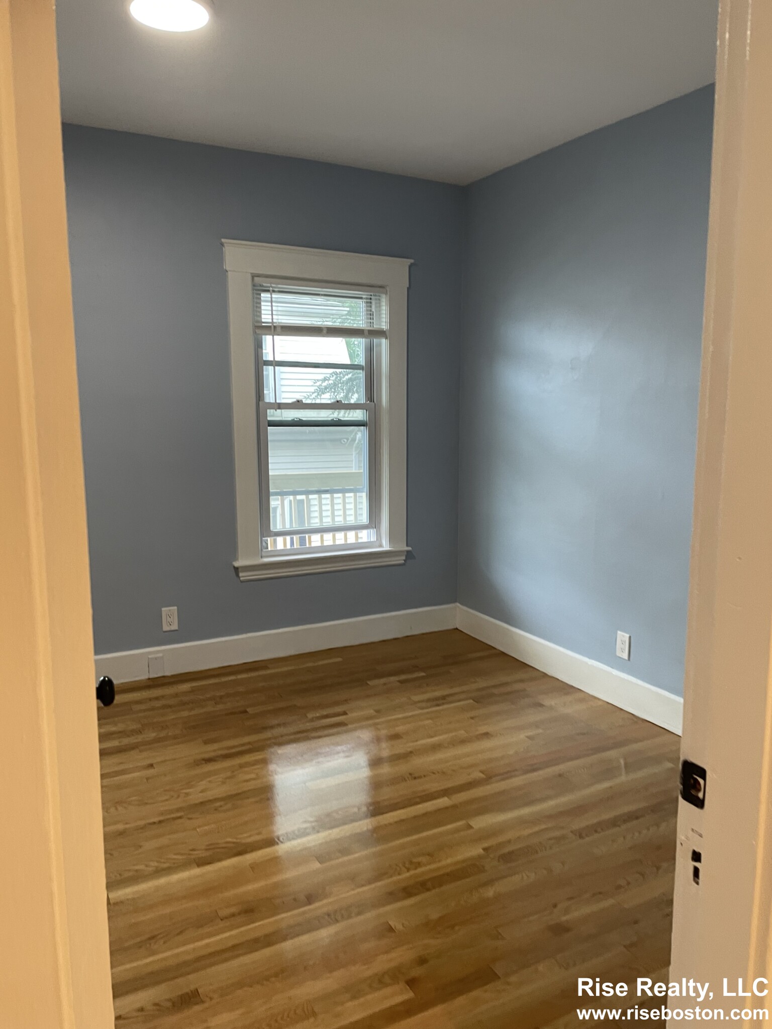 4 bed, 2 bath apartment for rent at 9 Reed St Unit 3, Cambridge — photo 4 of 19