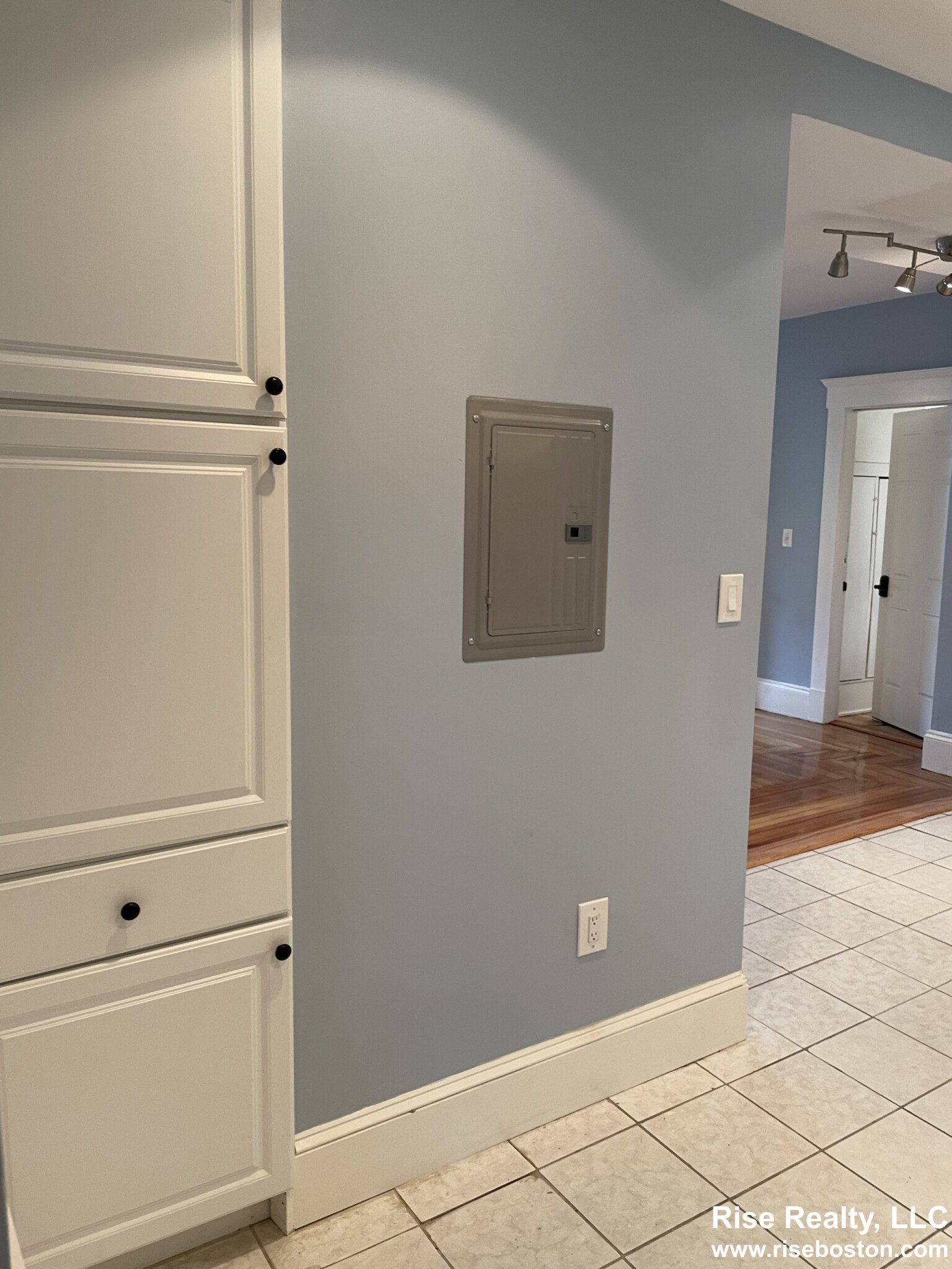 4 bed, 2 bath apartment for rent at 9 Reed St Unit 3, Cambridge — photo 15 of 19