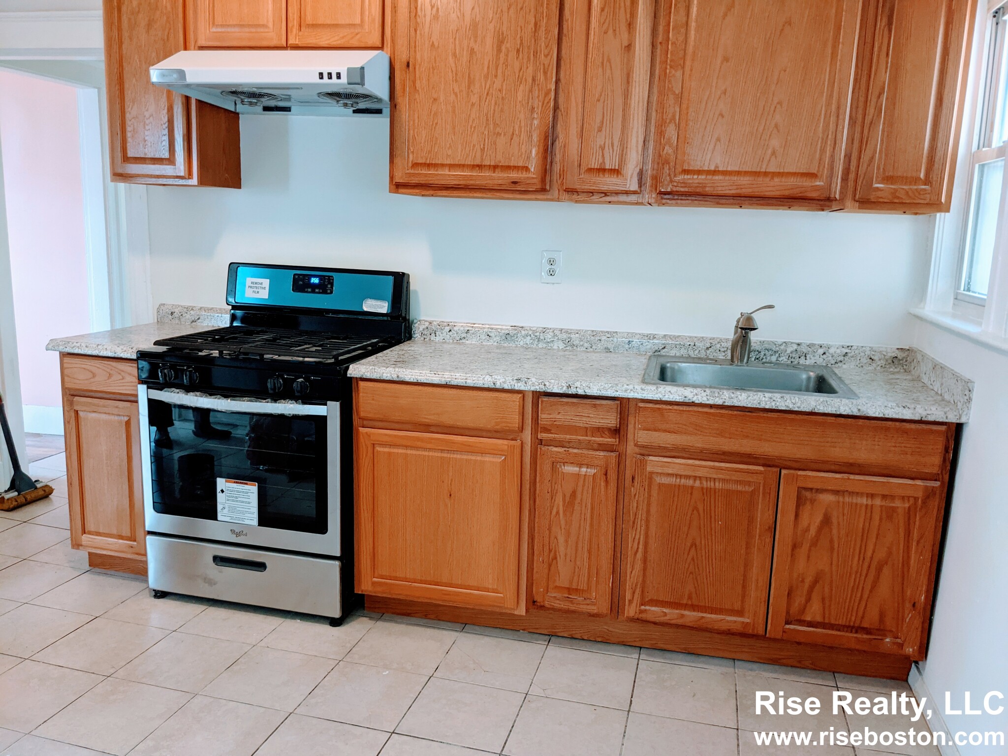 3 bed, 1 bath apartment for rent at 90 Empire St Unit 1, Allston — photo 8 of 11