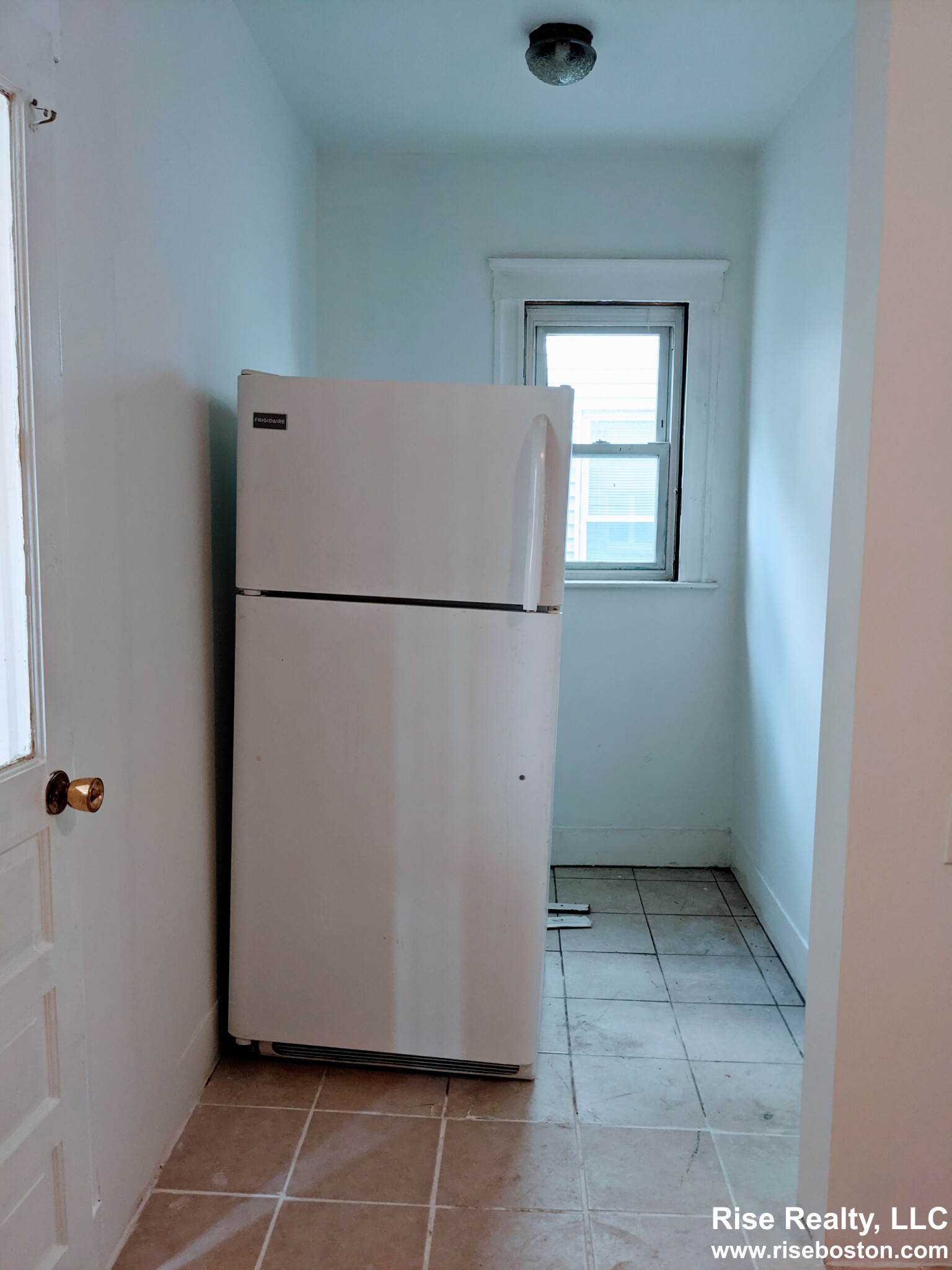 3 bed, 1 bath apartment for rent at 90 Empire St Unit 1, Allston — photo 9 of 11