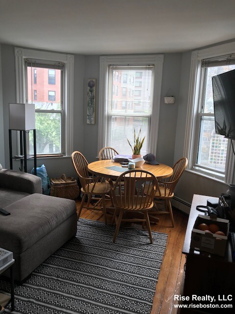 2 bed, 1 bath apartment for rent at 9 Magazine St Unit D3, Cambridge — photo 2 of 5