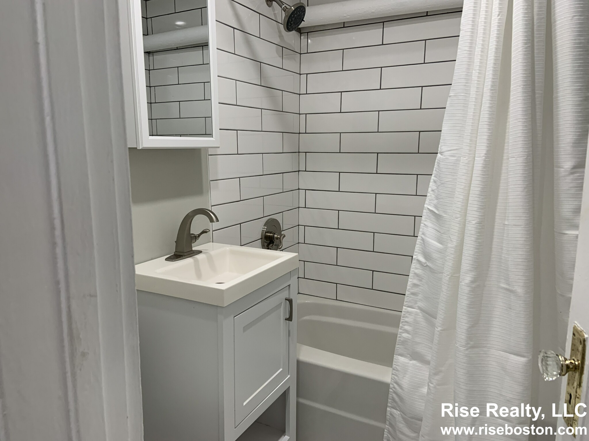 68 Strathmore Rd, Brighton