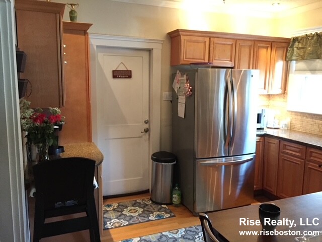 3 bed, 1 bath apartment for rent at 255 Faneuil St Unit 0, Brighton — photo 7 of 12