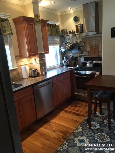 3 bed, 1 bath apartment for rent at 255 Faneuil St Unit 0, Brighton — photo 6 of 12