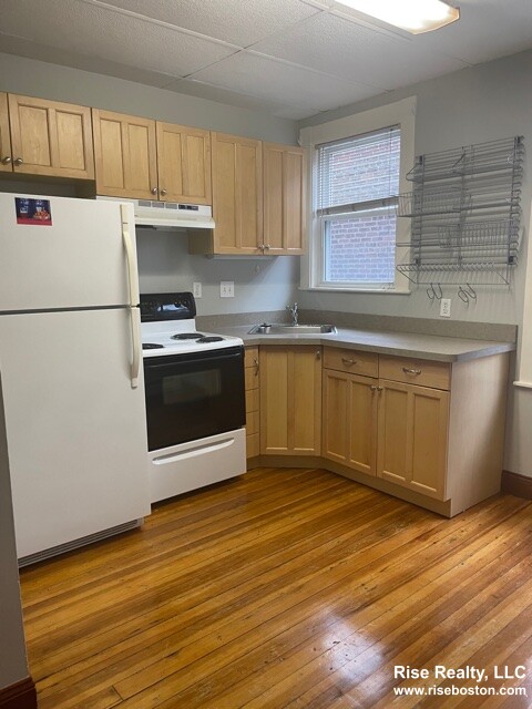 2 bed, 1 bath apartment for rent at 9 Magazine Unit C2, Central Square — photo 11 of 21