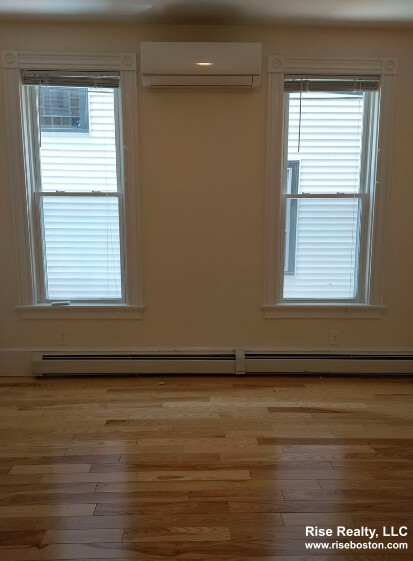 4 bed, 2 bath apartment for rent at 99 Calumet Unit 1A, Mission Hill — photo 5 of 7