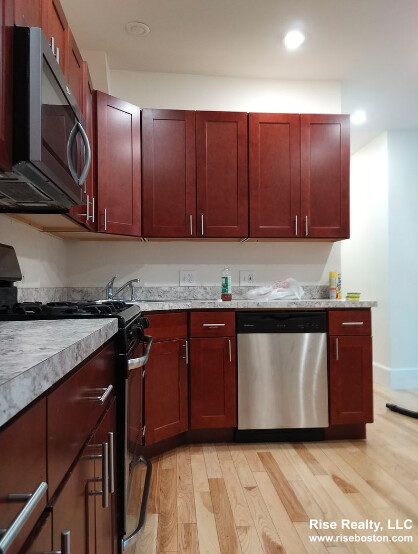 4 bed, 2 bath apartment for rent at 99 Calumet Unit 1A, Mission Hill — photo 7 of 7