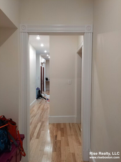 4 bed, 2 bath apartment for rent at 99 Calumet Unit 1A, Mission Hill — photo 6 of 7