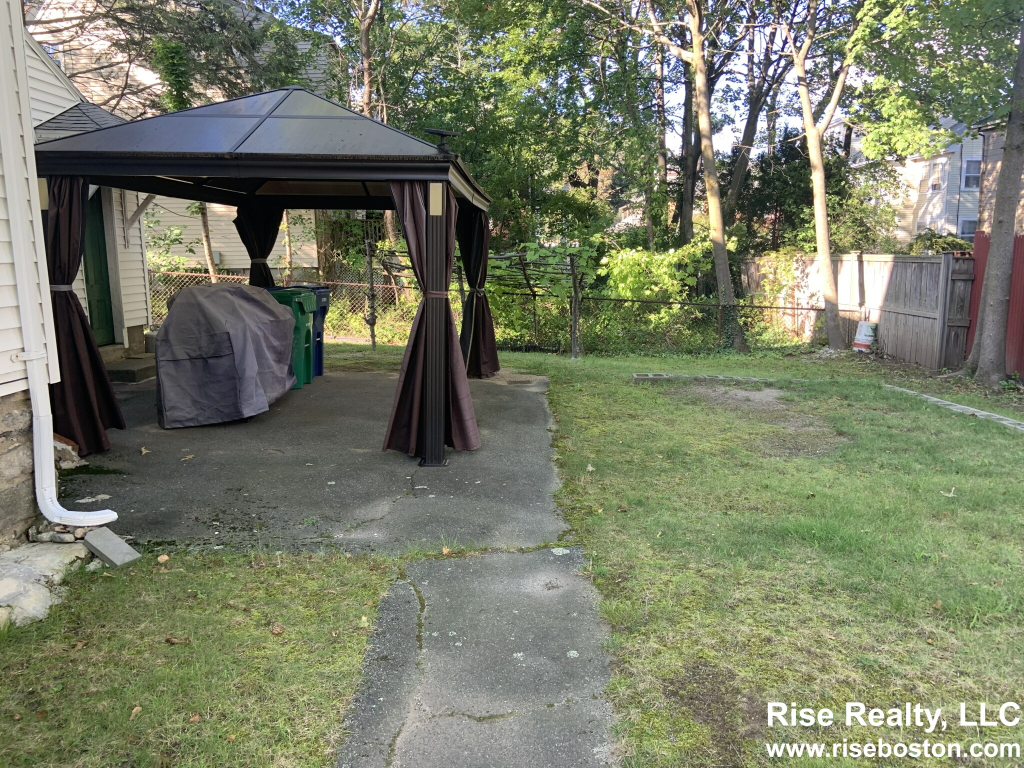 2 bed, 1 bath apartment for rent at 255 Derby St Unit 1, Newton — photo 3 of 15