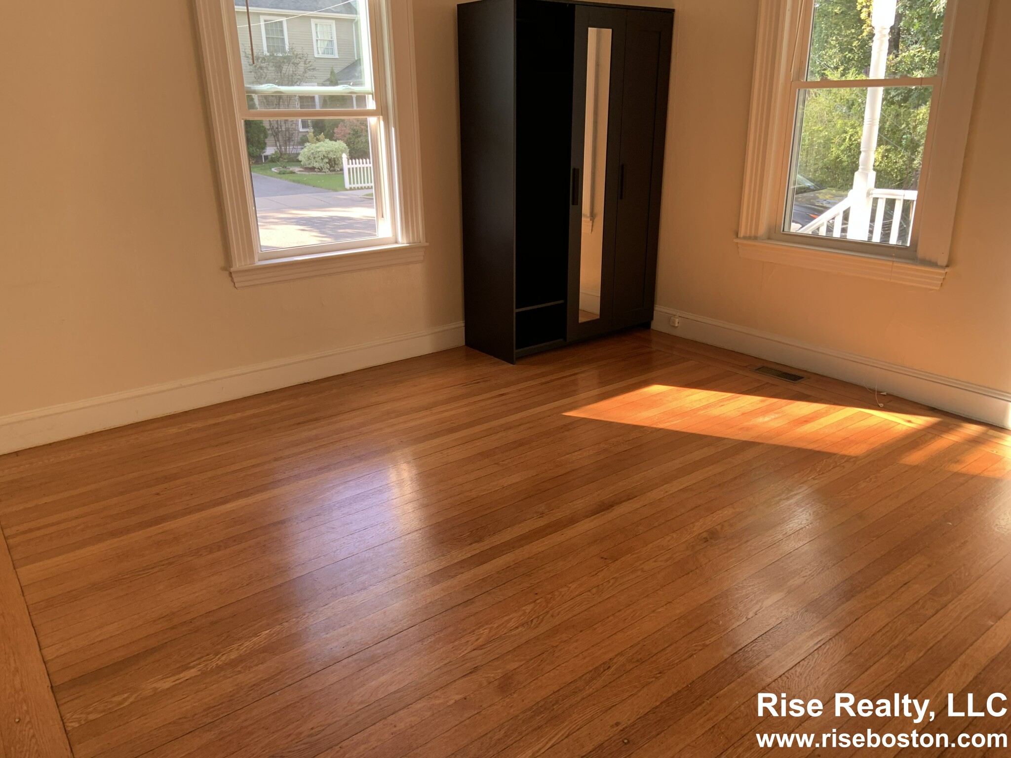 2 bed, 1 bath apartment for rent at 255 Derby St Unit 1, Newton — photo 2 of 15