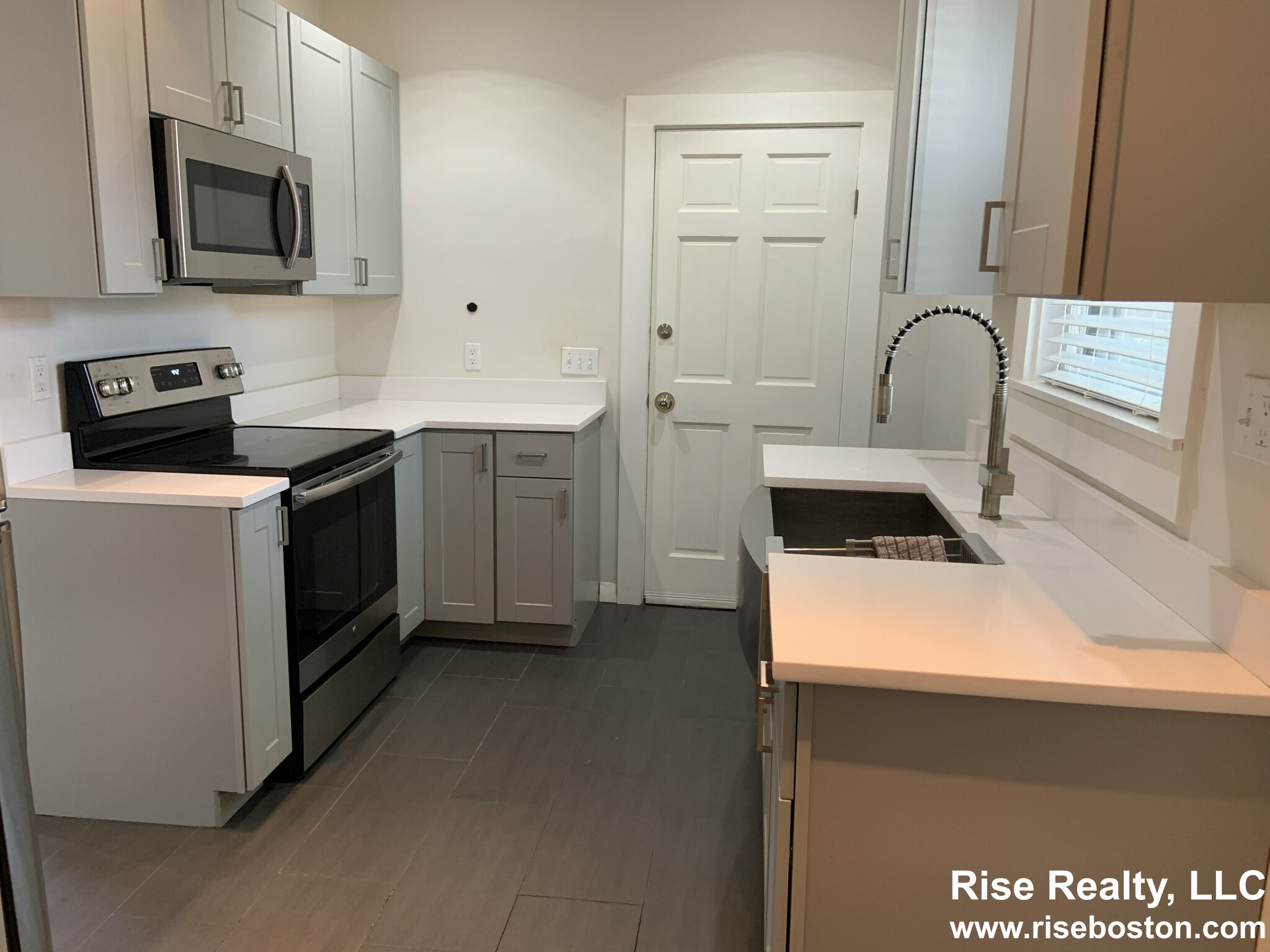 2 bed, 1 bath apartment for rent at 255 Derby St Unit 1, Newton — photo 11 of 15