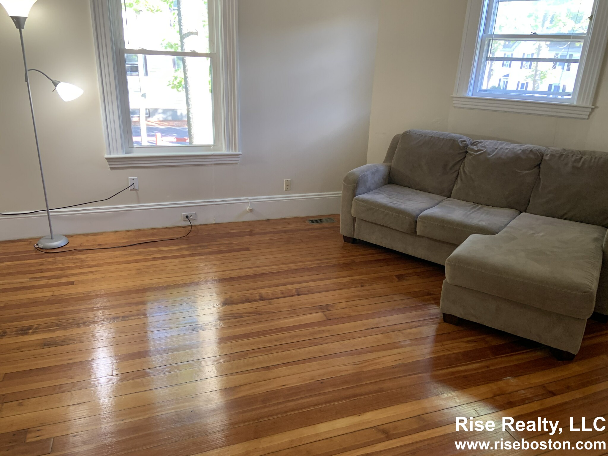 2 bed, 1 bath apartment for rent at 255 Derby St Unit 1, Newton — photo 1 of 15