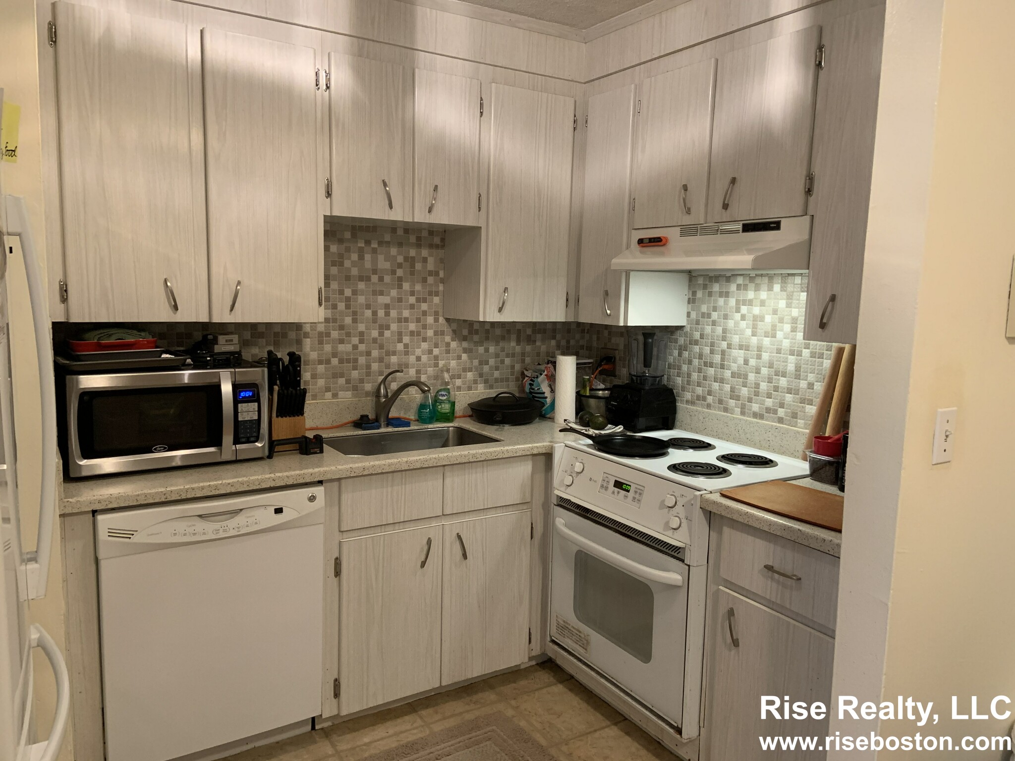 10 Scottfield Rd, Allston