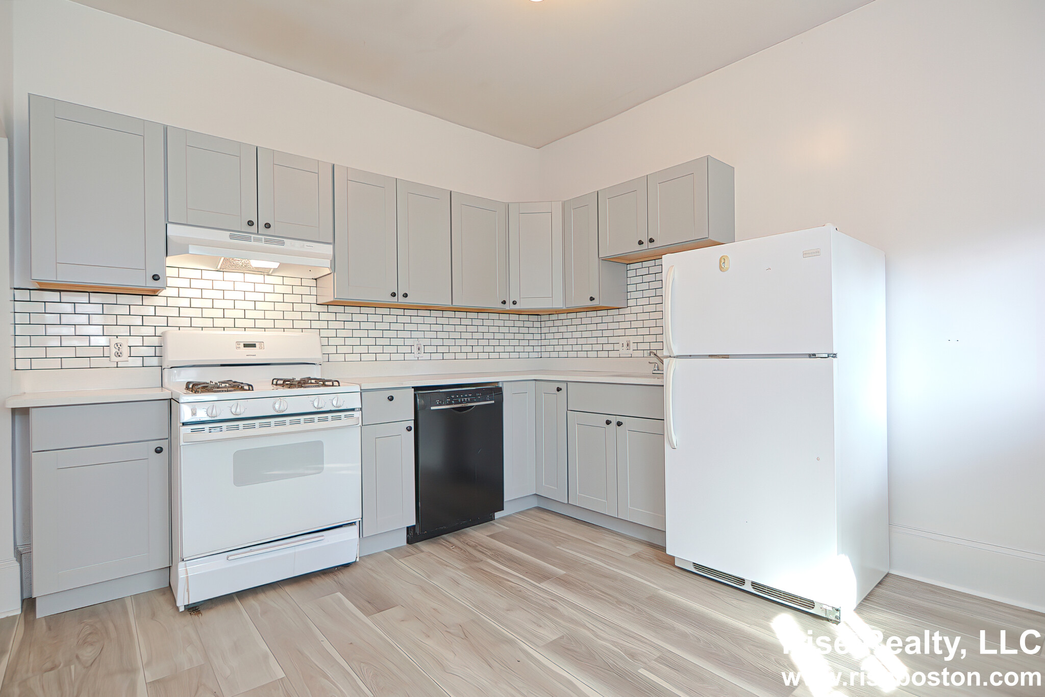 4 bed, 1.5 bath apartment for rent at 51 Brackett Unit 2, Brighton — photo 2 of 18