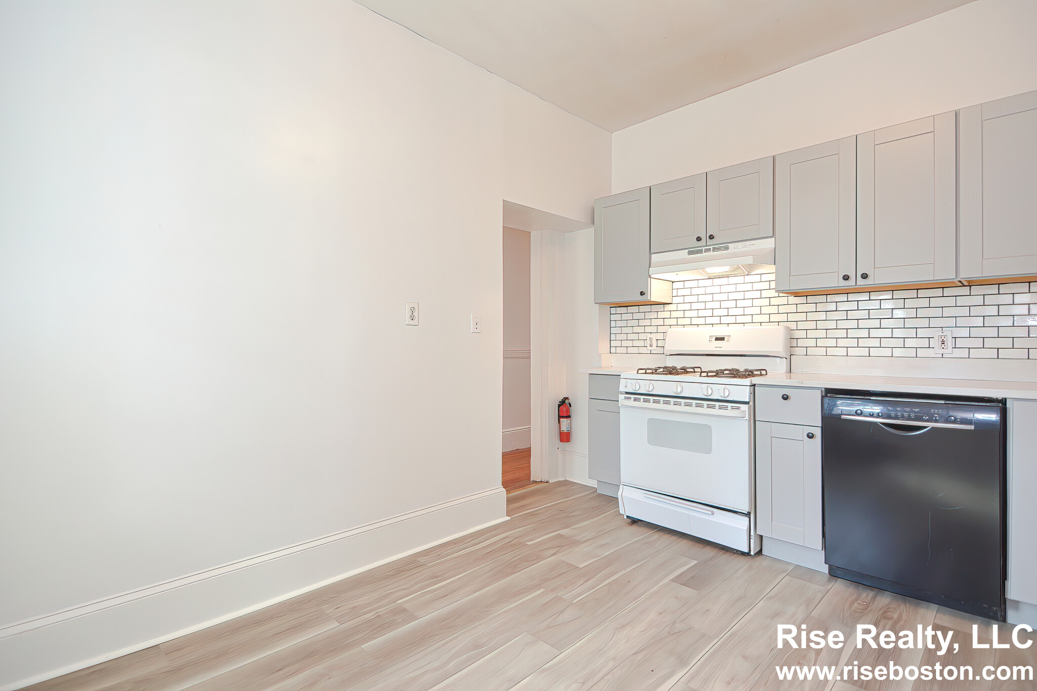 4 bed, 1.5 bath apartment for rent at 51 Brackett Unit 2, Brighton — photo 3 of 18