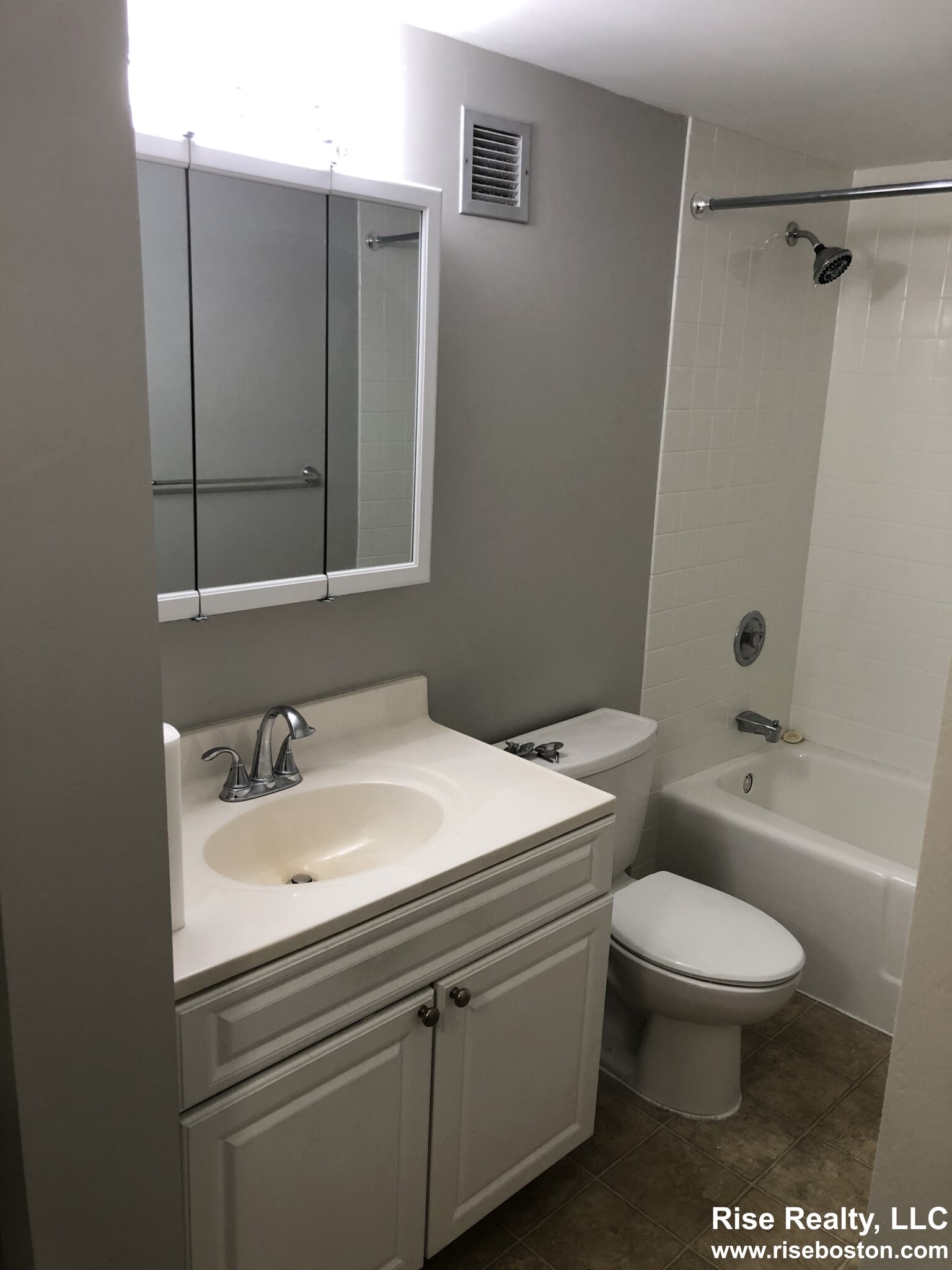 1 bed, 1 bath apartment for rent at 165 Quincy Shore Dr Unit C34, Quincy — photo 12 of 35