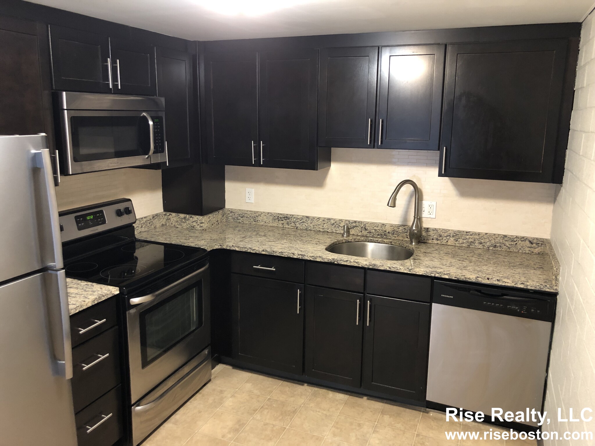 1 bed, 1 bath apartment for rent at 165 Quincy Shore Dr Unit C34, Quincy — photo 3 of 35