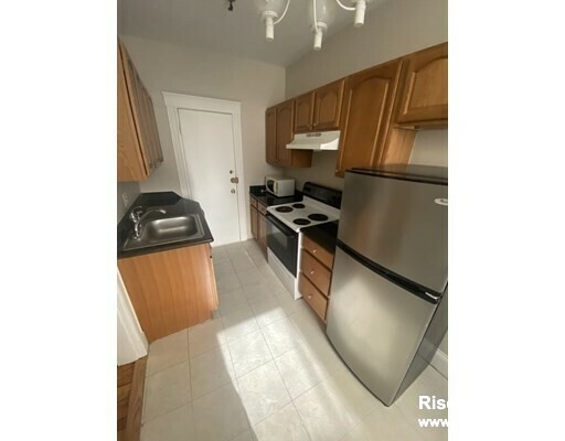 2 Sutherland Rd, Brighton