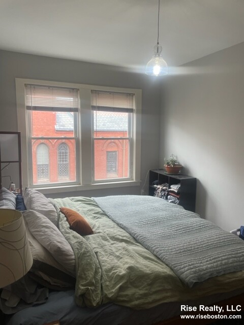 9 Magazine, Central Square