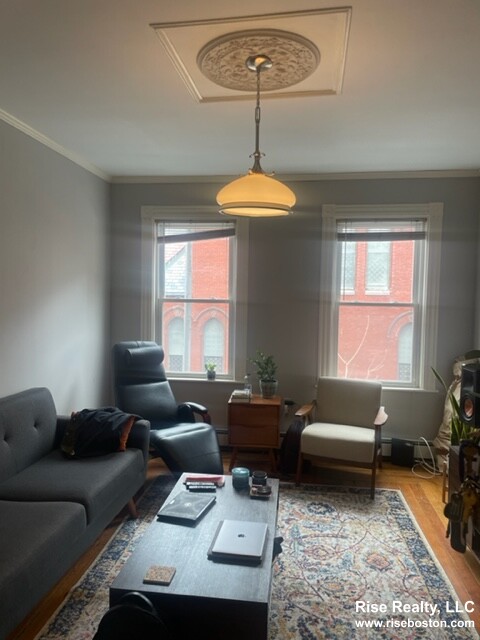 9 Magazine, Central Square