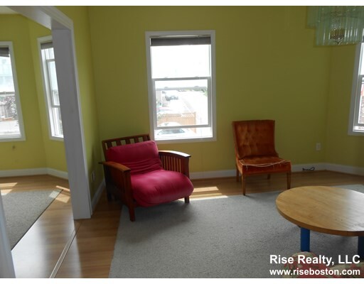 27R Albion St, Spring Hill