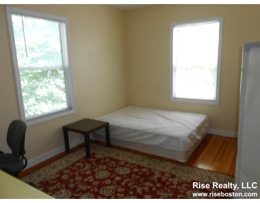 27R Albion St, Spring Hill