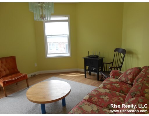 27R Albion St, Spring Hill