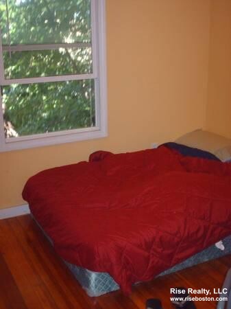 27R Albion St, Spring Hill