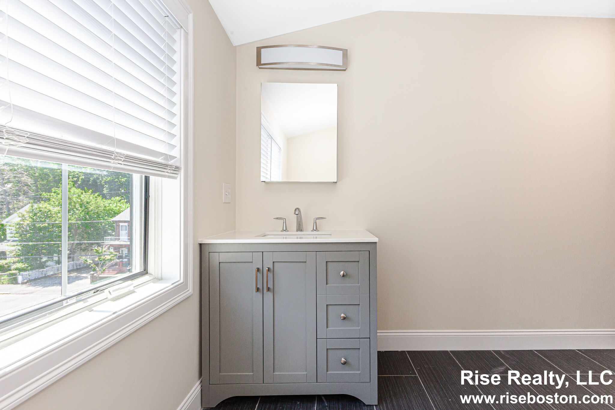 120 Jerome St, Medford