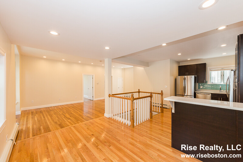 126 Monument St, Medford