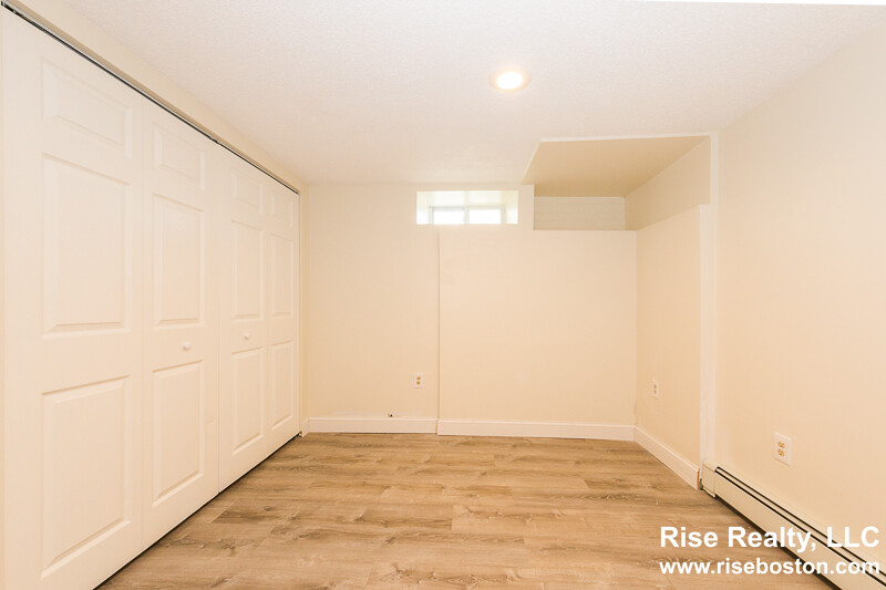 126 Monument St, Medford