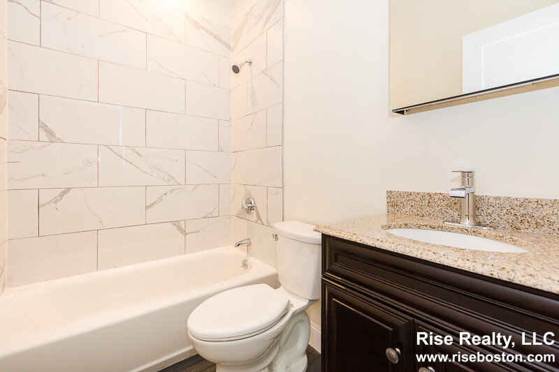 126 Monument St, Medford