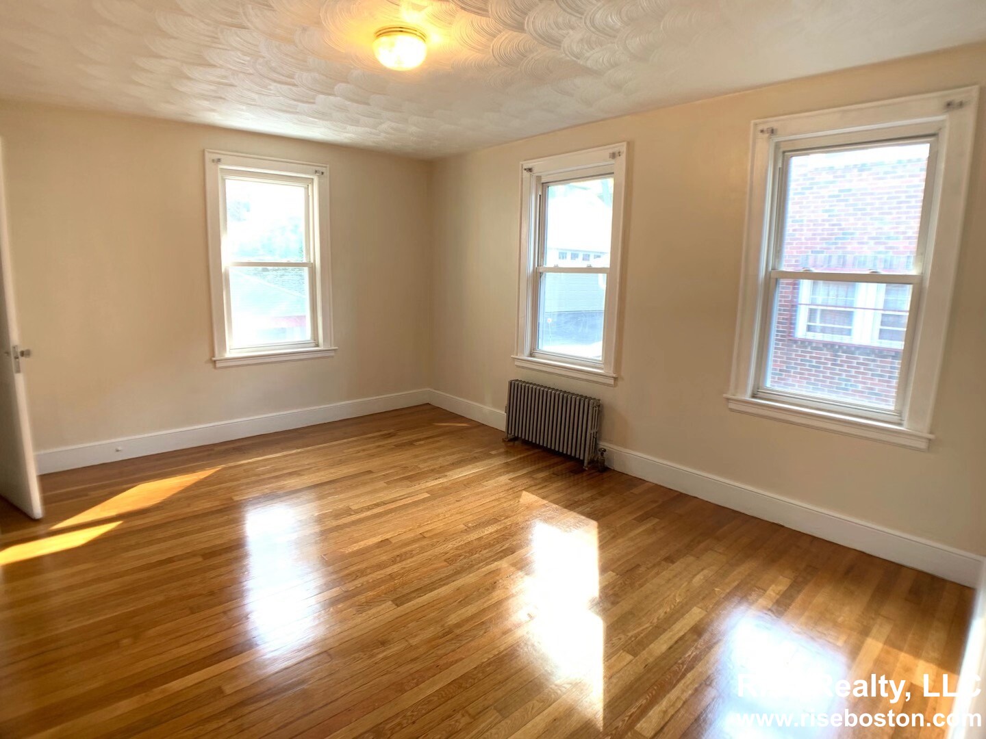 19 Woodstock Ave, Brighton