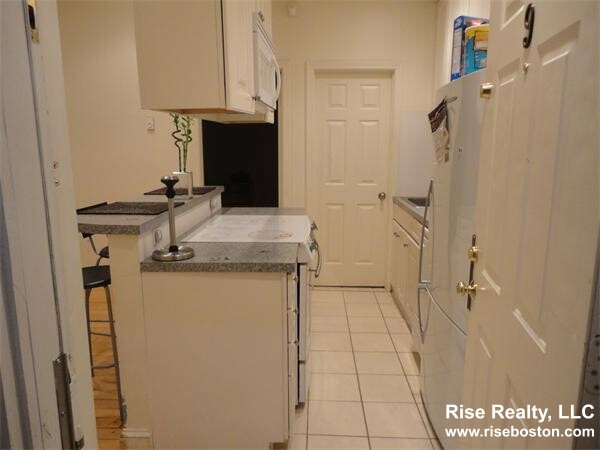 2 Centre Street Ter, Roxbury