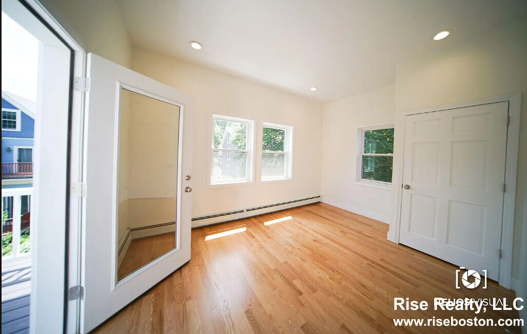 48 Cameron Ave, Teele Square