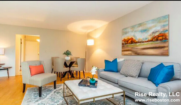 50 Broadlawn Park, Chestnut Hill