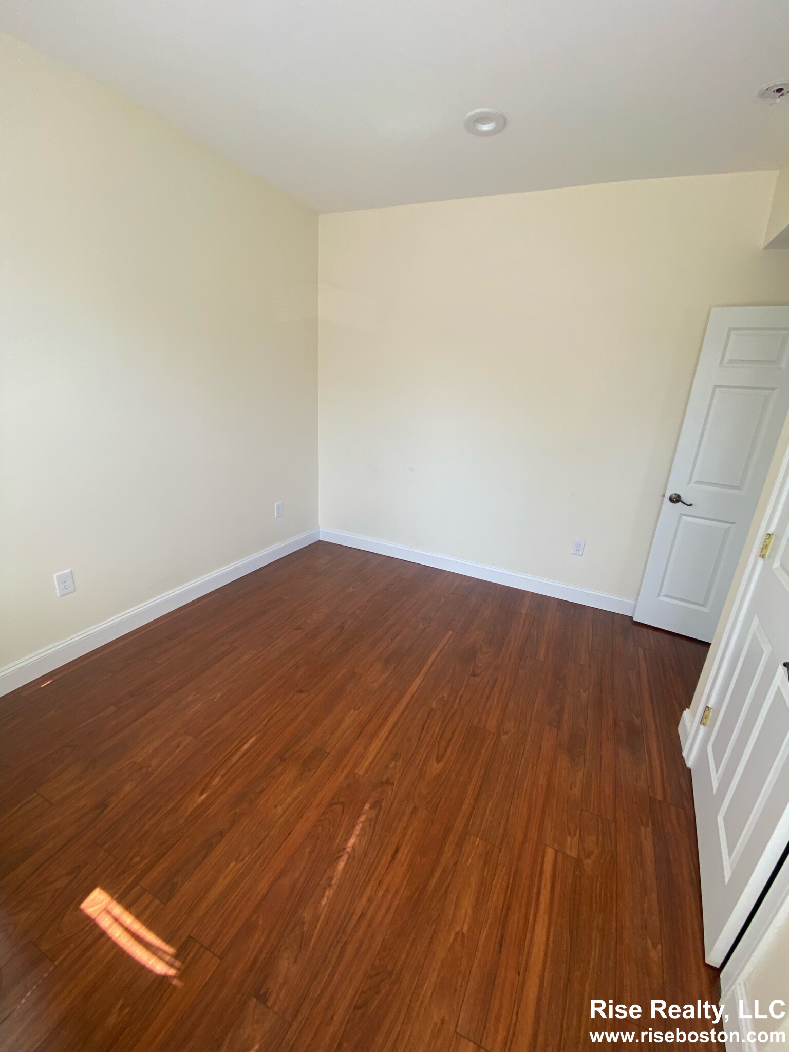 38 Whiting St, Roxbury